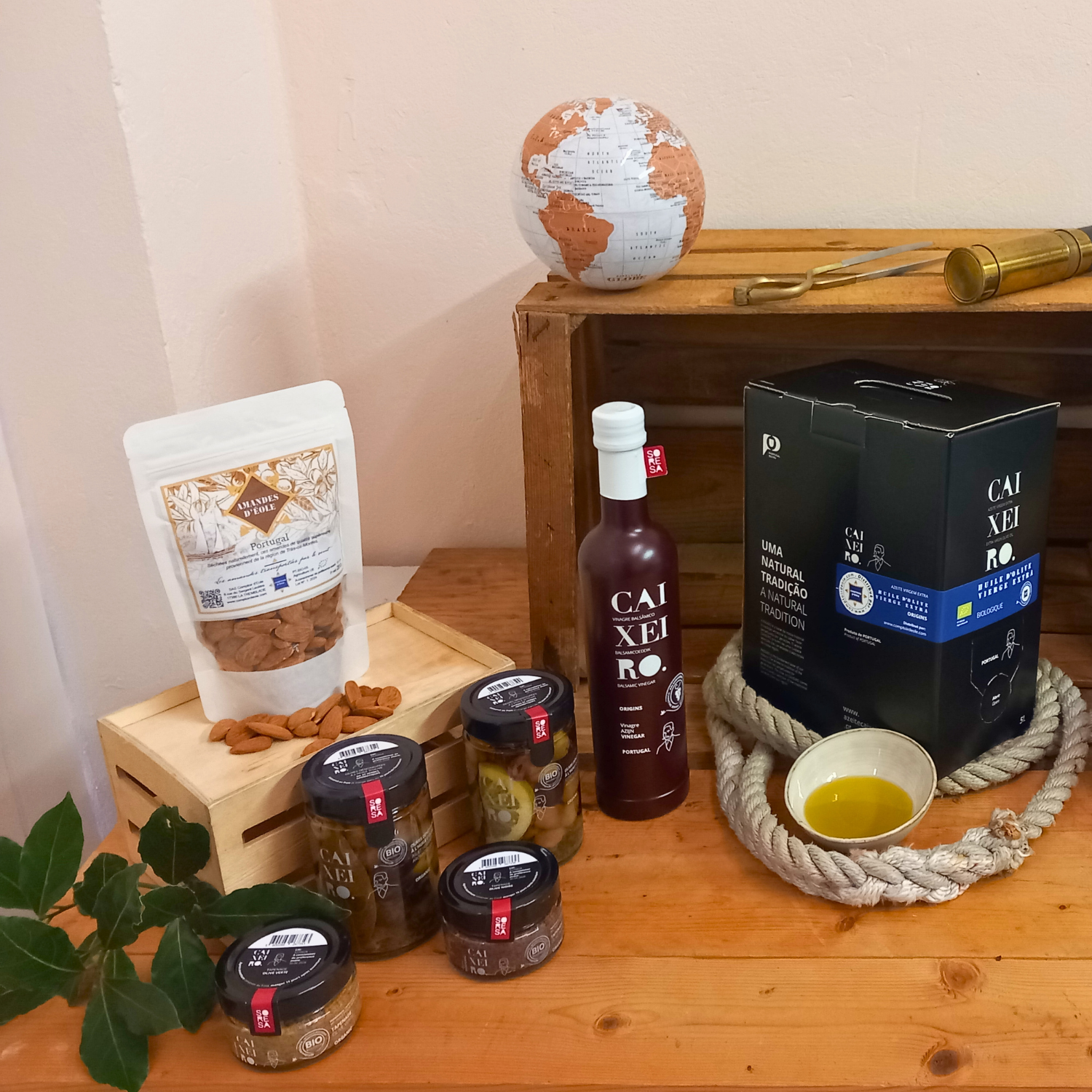 huile d'olive qui coule sur une cuillère